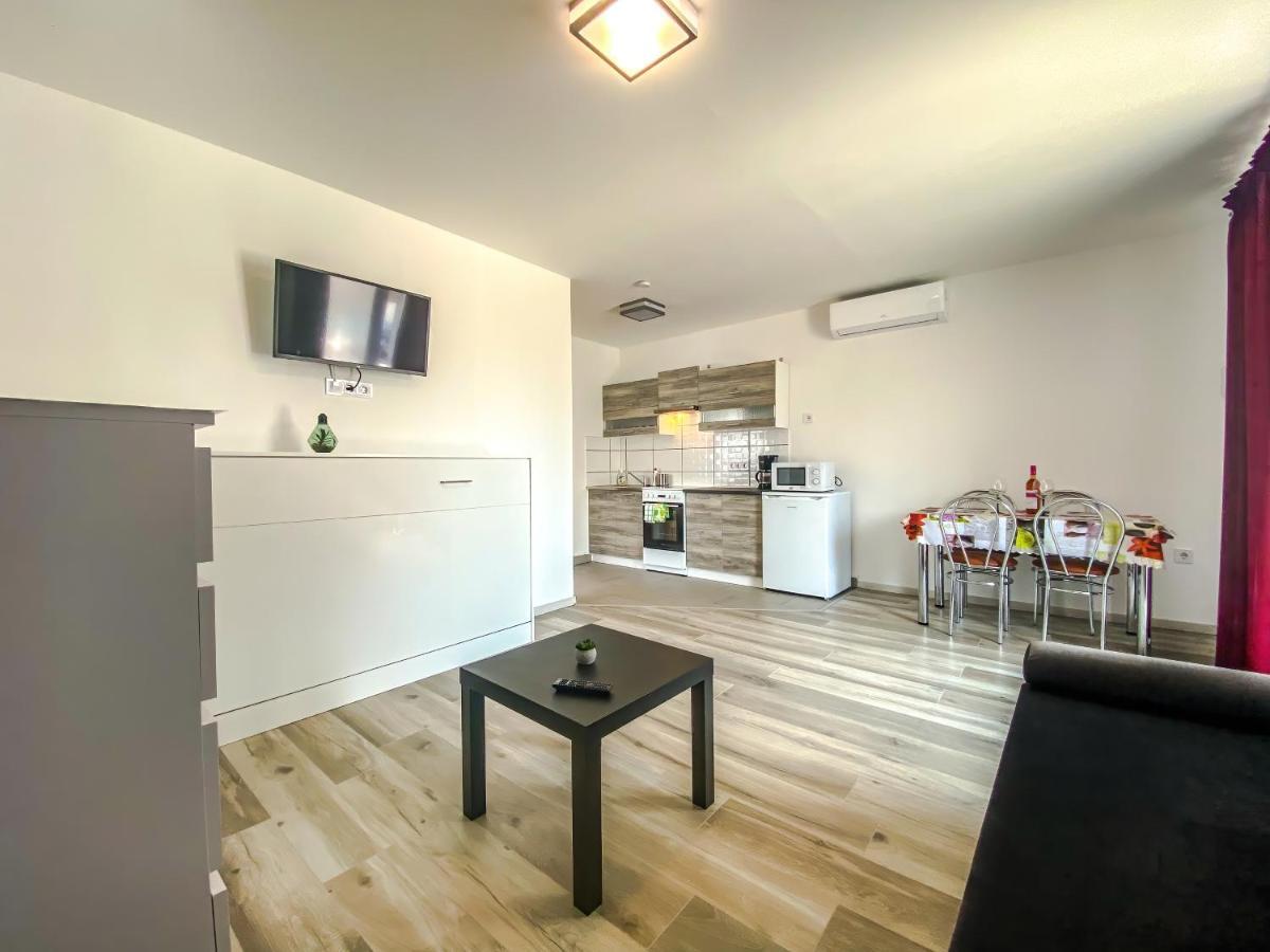 Feda Apartmanhaz Balatonboglár المظهر الخارجي الصورة